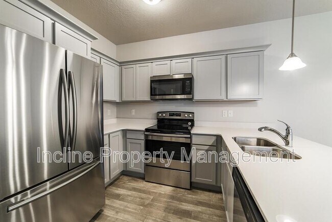 Building Photo - 619 N Emery Ln