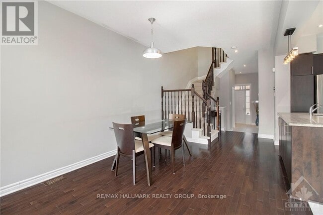 Building Photo - 428 Arncliffe Ave
