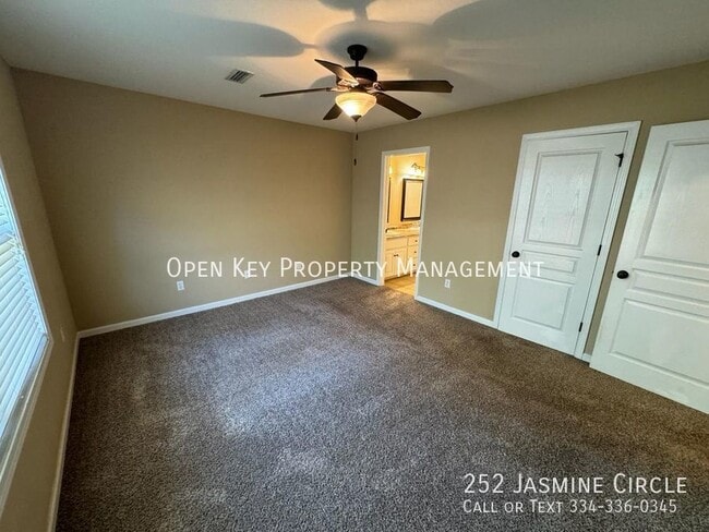 Building Photo - Beautiful 3/2 in Enterprise with Fenced Ba...