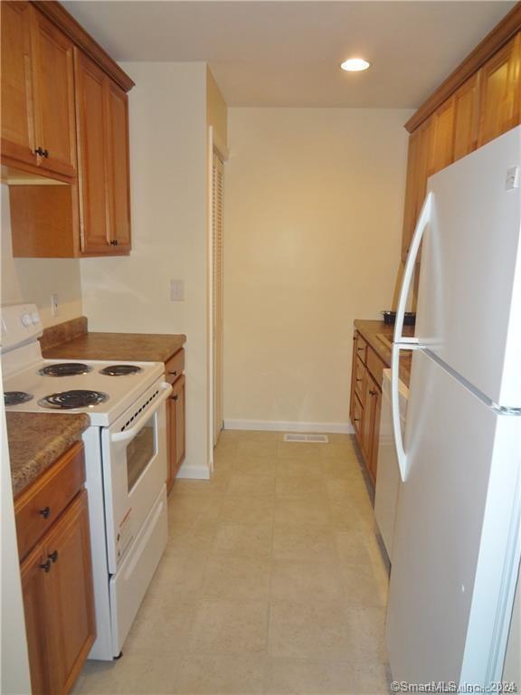Building Photo - 675 Newfield St