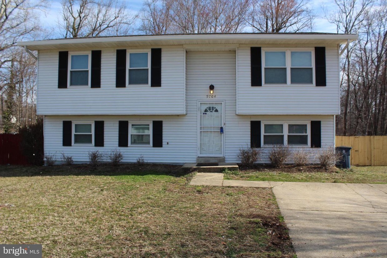 Primary Photo - 9704 Dalmatia Ct