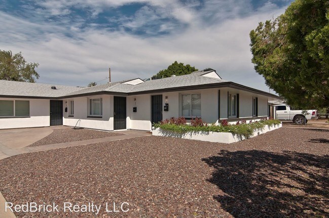 Building Photo - 2 br, 1 bath House - 720 E Montecito Ave #3