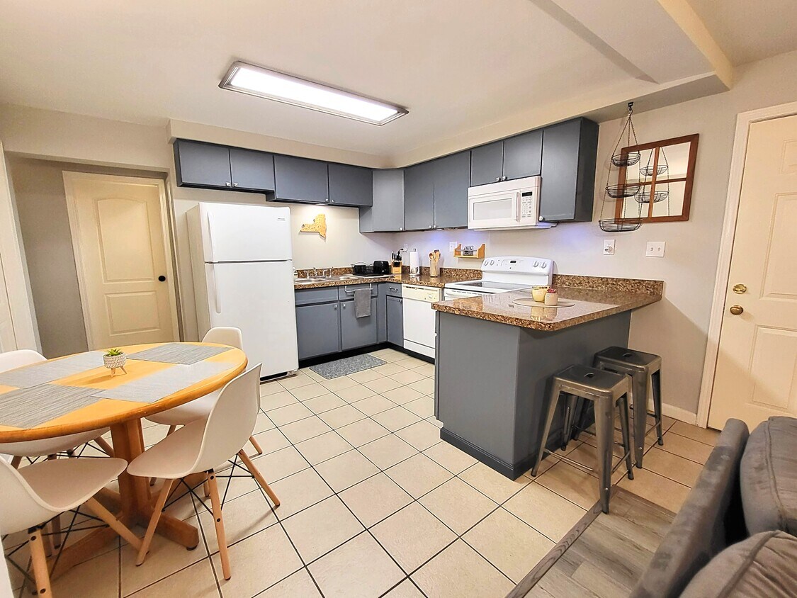 Kitchen - 101 Ostrom Ave
