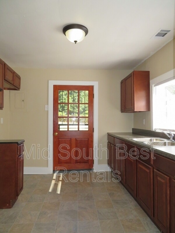 Building Photo - 946 Semmes St