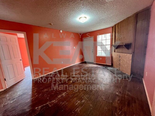 Building Photo - 108 Meudon St
