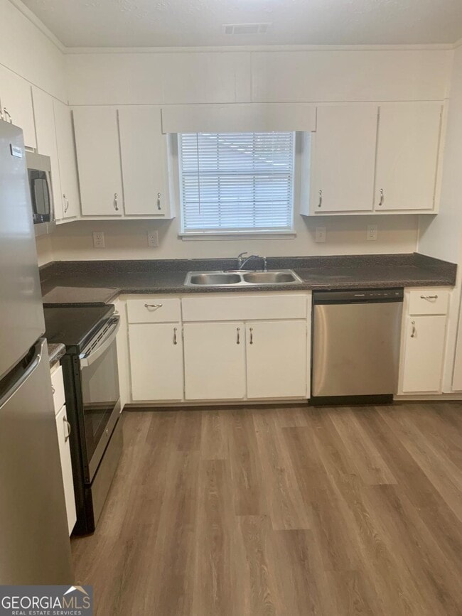 Foto del edificio - 5663 St Thomas Dr