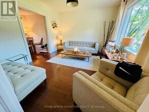 Building Photo - 372 Roehampton Ave