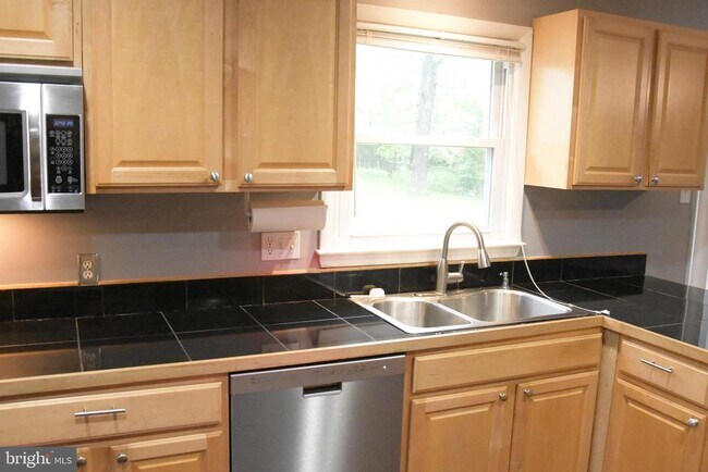 Foto del edificio - 936 Longfellow Ct