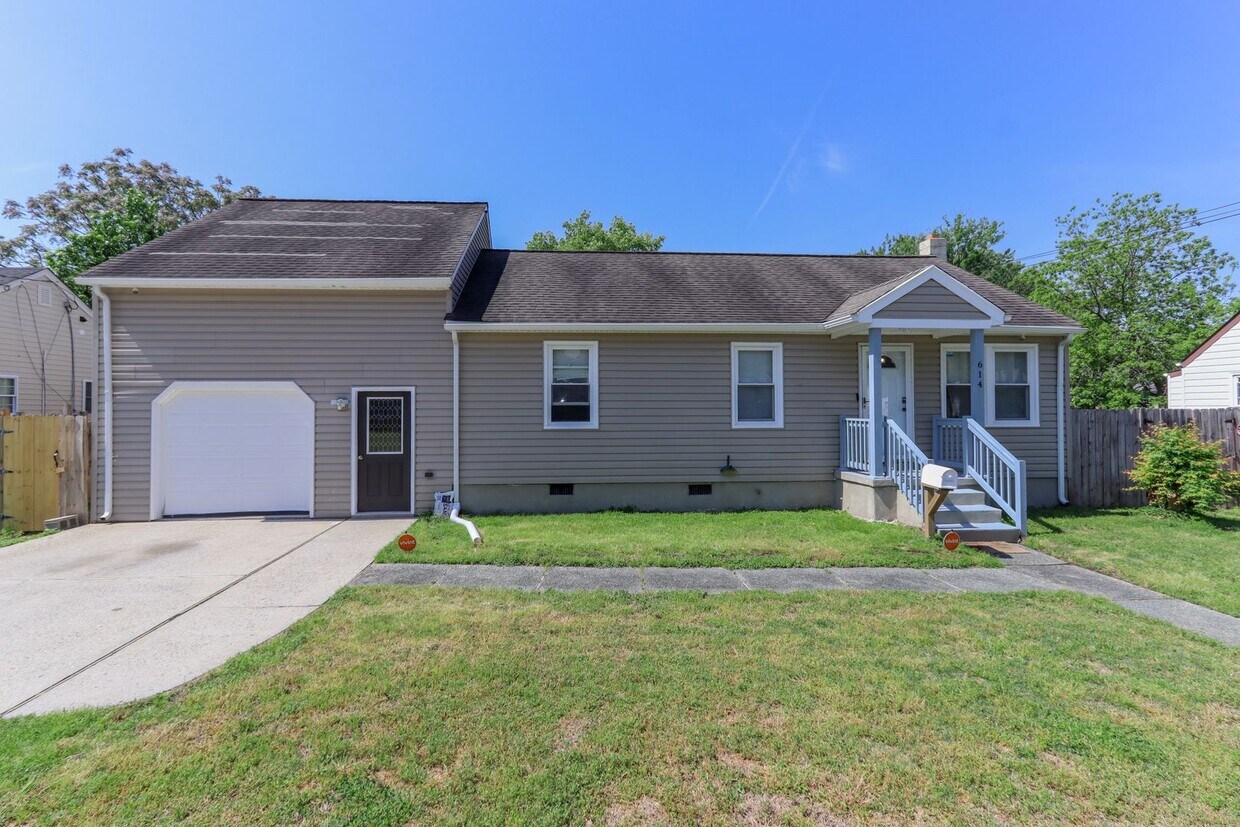 Foto principal - 614 Sedgefield Dr