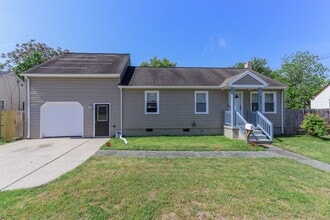 Building Photo - 614 Sedgefield Dr