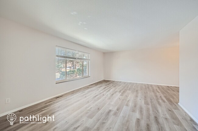 Foto del edificio - 1641 South Oswego Street