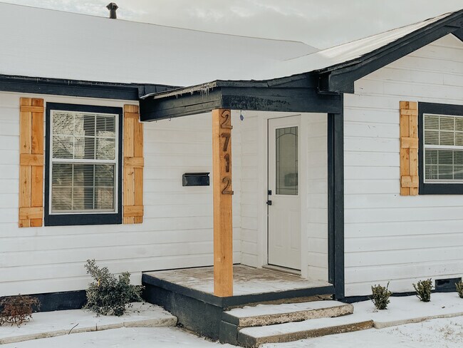 Foto del edificio - 2712 Live Oak Ave
