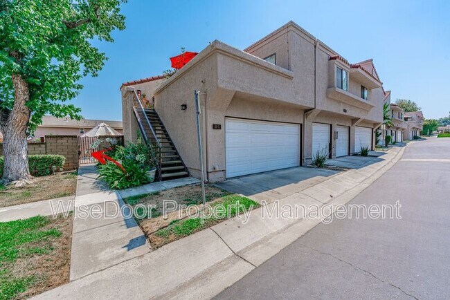 Building Photo - 9733 La Jolla Dr