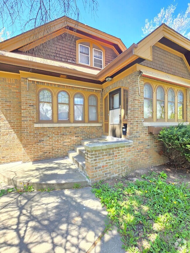 Building Photo - 5543 N 33rd St