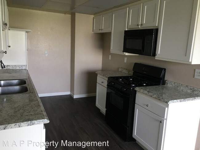 Foto del edificio - 15522 Woodruff Ave
