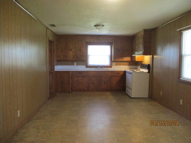 Building Photo - 2702 S Ridge Ave