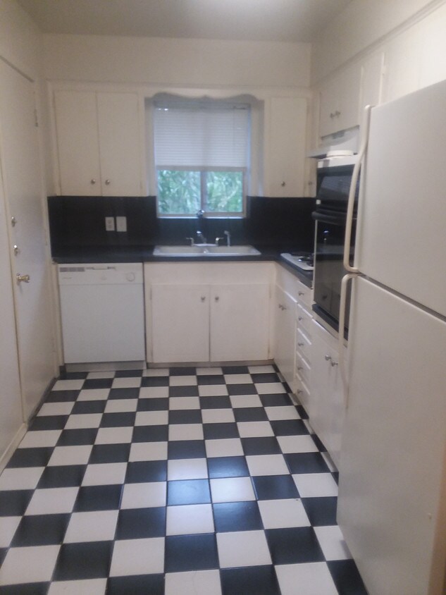 Primary Photo - 2345 Pecos St