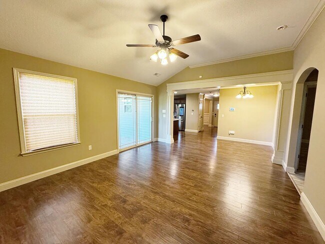 Building Photo - 106 S Hamlet Ct