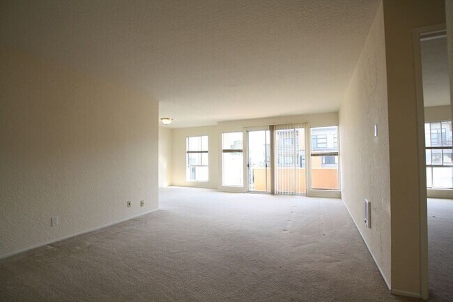 Foto del edificio - 1901 Garden Dr