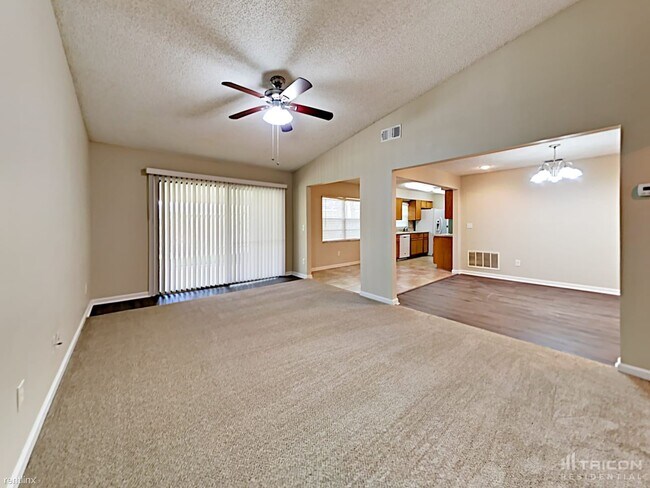 Foto del edificio - 8244 Weybridge Dr