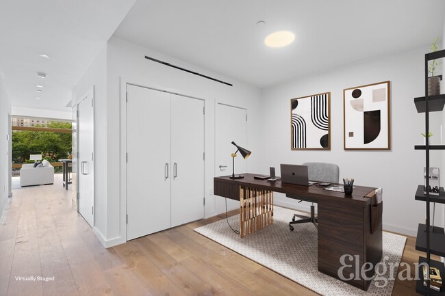 Foto del edificio - 298 E 2nd St