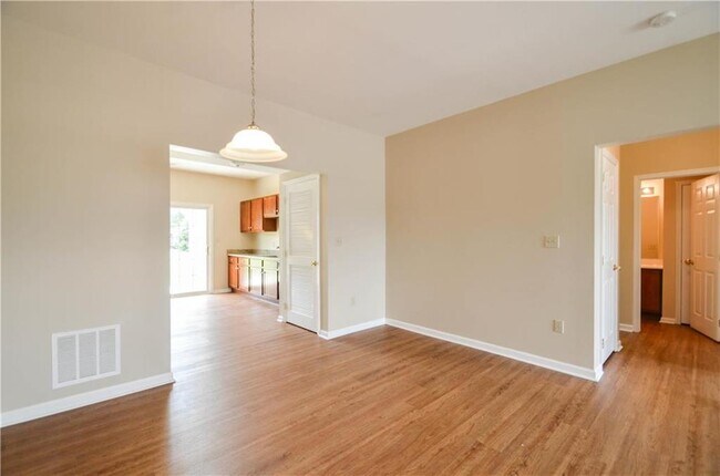 Building Photo - 222 Huntington Ln