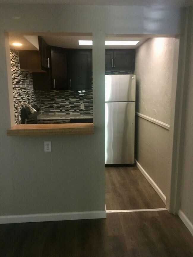 Foto del edificio - *** Beautiful & Updated Apartment in Mt. Washington * 1 Block to Grandview Ave * Pet Friendly * A...