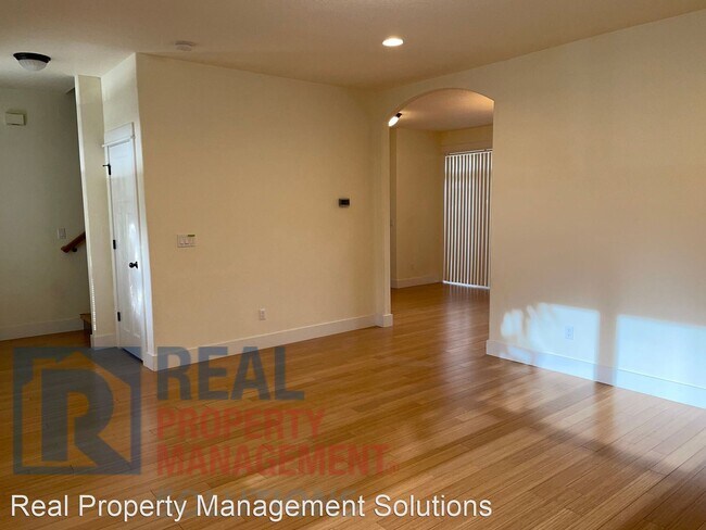 Building Photo - 4 br, 2.5 bath House - 4230 SE 90th Ave