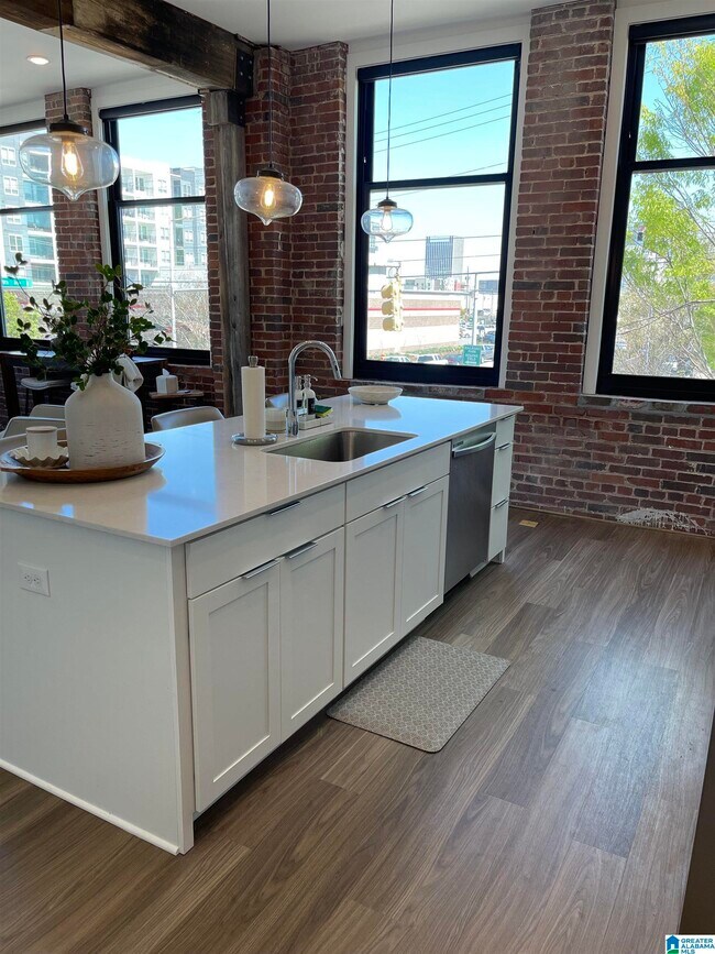 Foto del edificio - 1329 4th Ave S