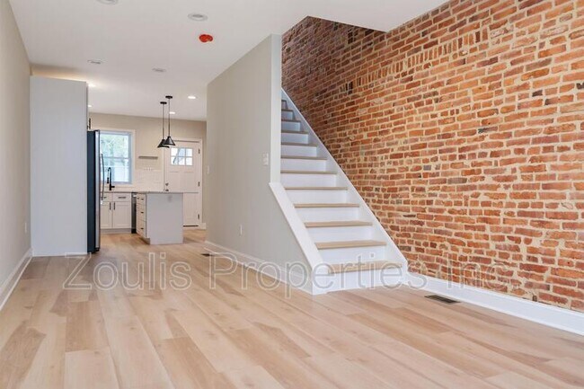 Building Photo - 345 S Macon St.
