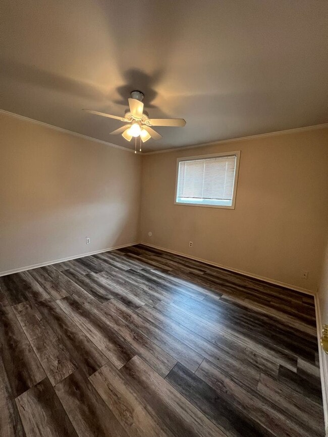 Building Photo - Two Bedroom, 1 Bathroom Duplex - South Sub...
