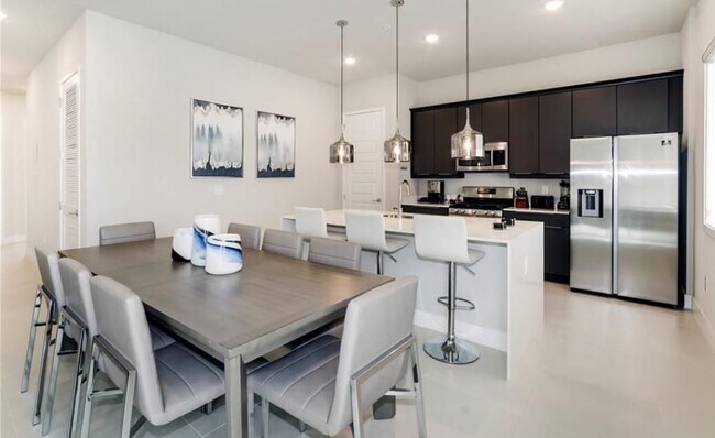 Foto del edificio - 7740 Sandy Ridge Dr