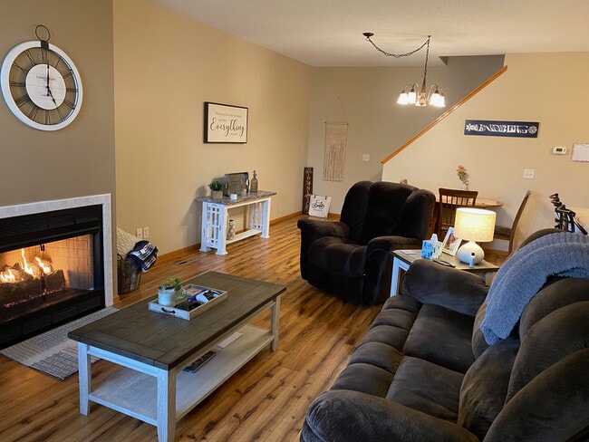 Building Photo - 1114 Crystal Pl W