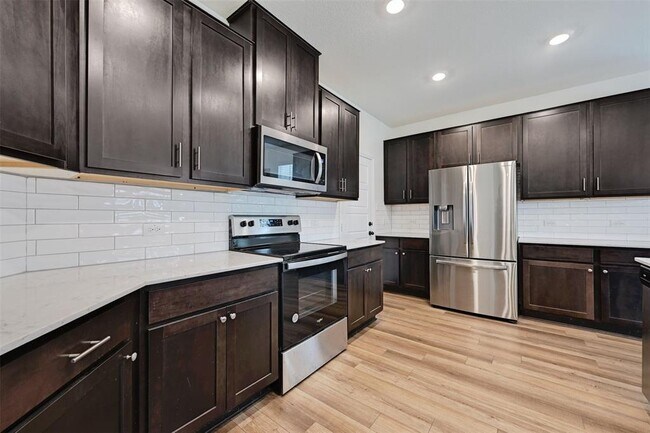 Building Photo - 280 Kat Garnet Dr