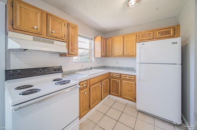 Foto del edificio - 2 br, 2 bath House - 7010 NE Oakfield Rd