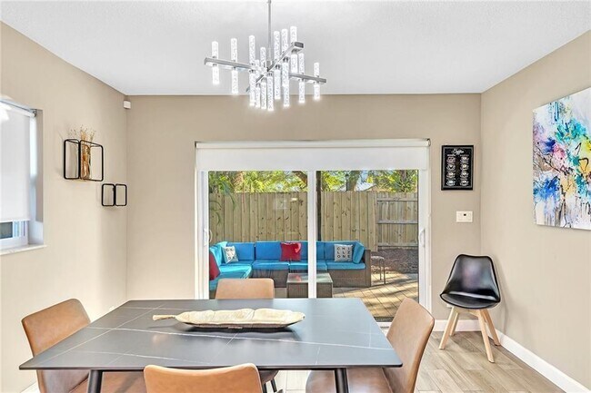 Foto del edificio - 60 NW 45th Ct