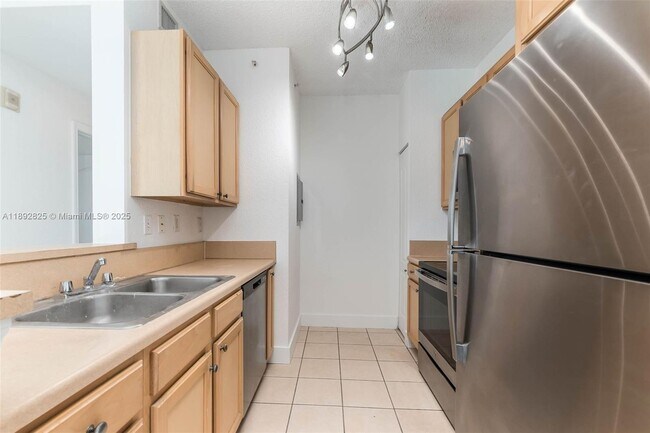 Building Photo - 6001 SW 70th St