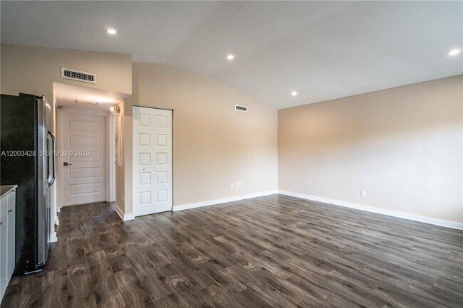 Foto del edificio - 2412 NE 26th St