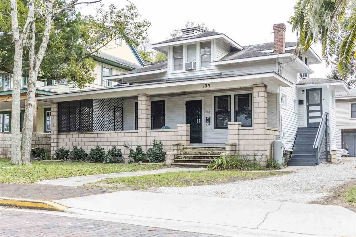 Primary Photo - 133 Oviedo St