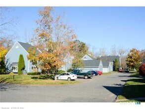 Building Photo - 26 Farmington Meadow Dr