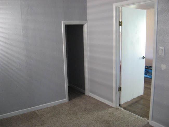 Building Photo - 2503 Oakes Ave