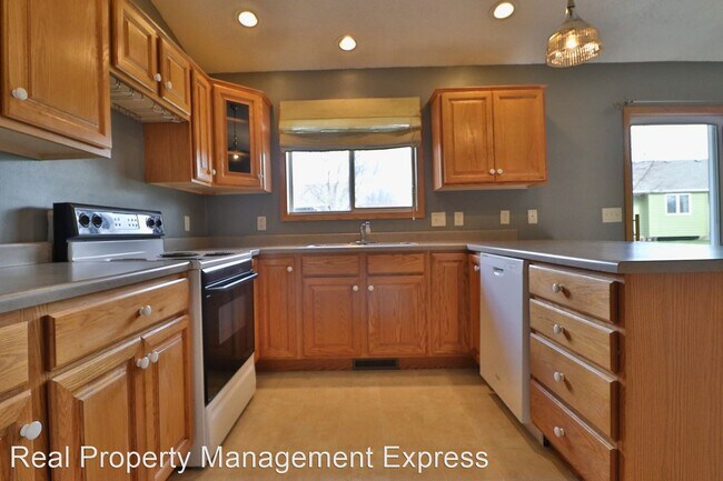 Building Photo - 3 br, 2 bath House - 1812 S Discovery Avenue