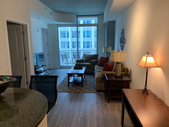 Foto del edificio - 215 W Martin Luther King Jr Blvd