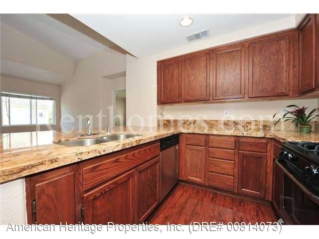 Building Photo - 2 br, 2 bath House - 10390-76 Scripps Powa...