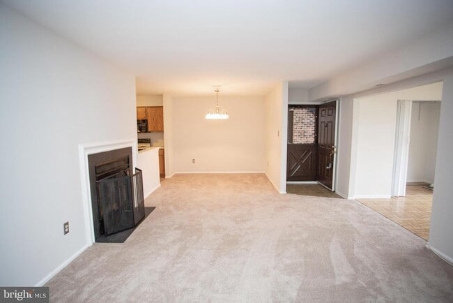 Building Photo - 159 Birchfield Ct