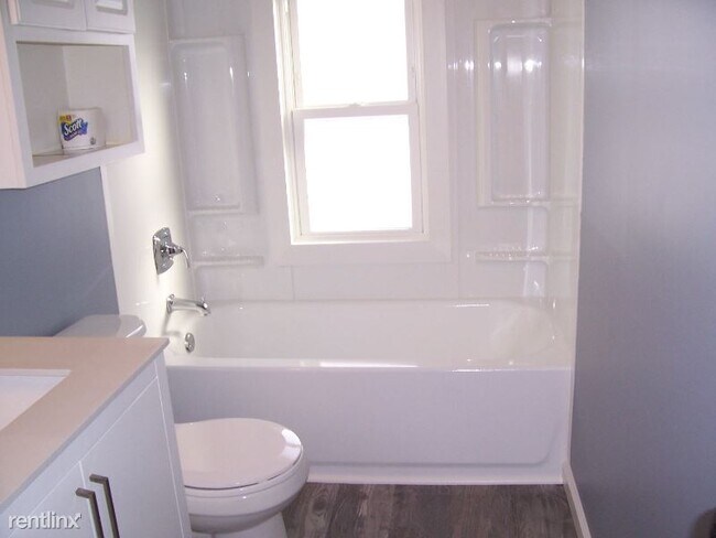 Building Photo - 2 br, 1 bath House - 308 1/2 bryant st.