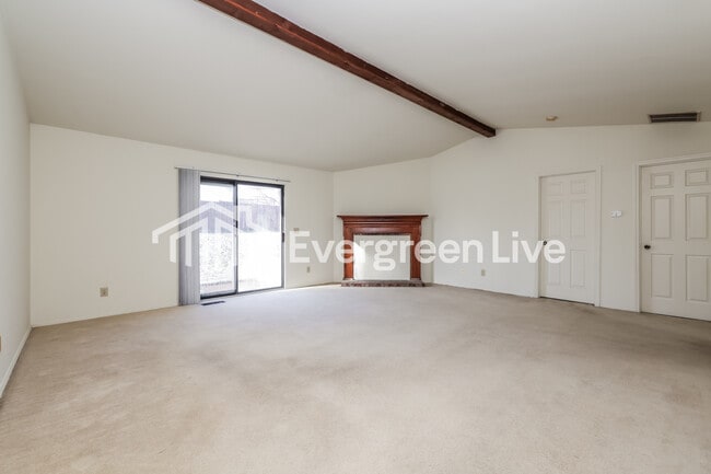 Building Photo - 6850 Deer Bluff Dr