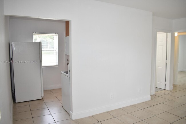 Foto del edificio - 1002 Palm Beach Lakes Blvd