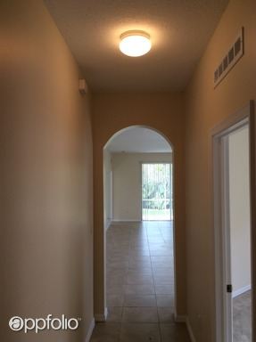Building Photo - 9752 SW Glenbrook Dr