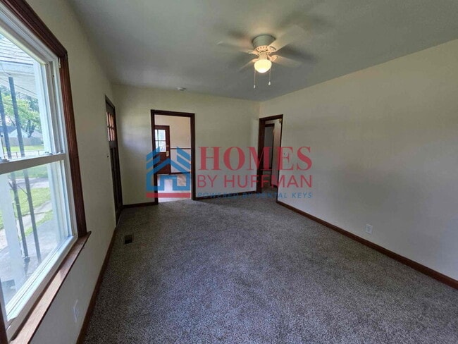 Building Photo - Two Bedroom House | Detached Garage